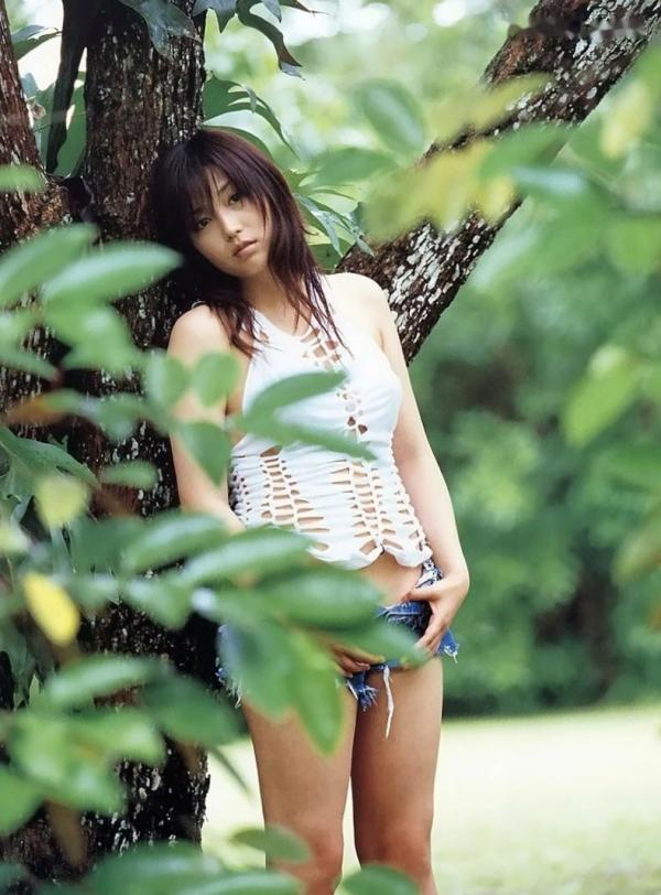 三津谷葉子 三津谷叶子  PB写真集_三津谷叶子《On The Way》[90P]_魅力户外比基尼与慵懒室内私房写真，极致诱惑身材特写第27张图片