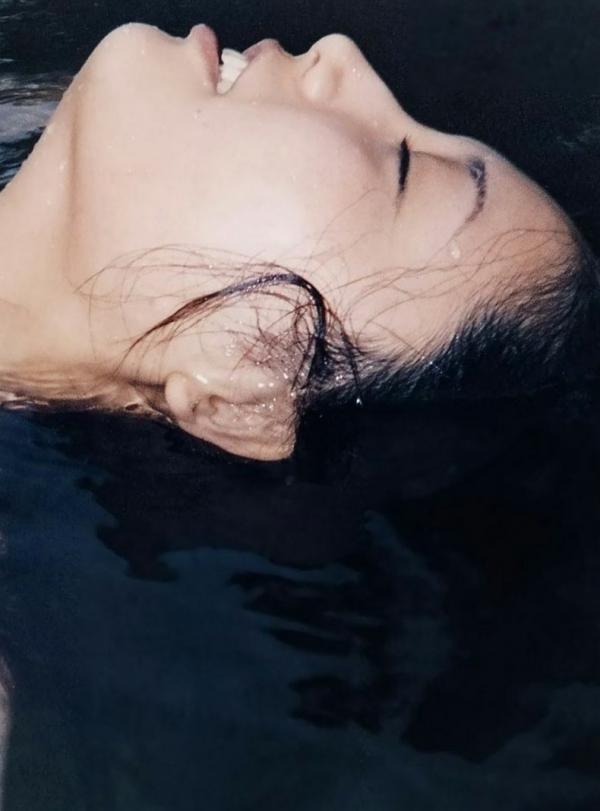 三津谷葉子 三津谷叶子  PB写真集_三津谷叶子《On The Way》[90P]_魅力户外比基尼与慵懒室内私房写真，极致诱惑身材特写第62张图片