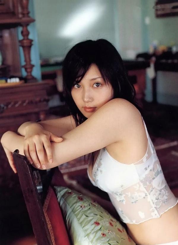 三津谷葉子 三津谷叶子  PB写真集_三津谷叶子《On The Way》[90P]_魅力户外比基尼与慵懒室内私房写真，极致诱惑身材特写第75张图片