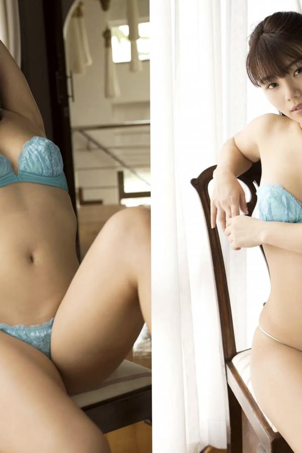 大川成美  大川成美性感私房写真：家居丝袜风情与浴室湿身诱惑美臀第8张图片
