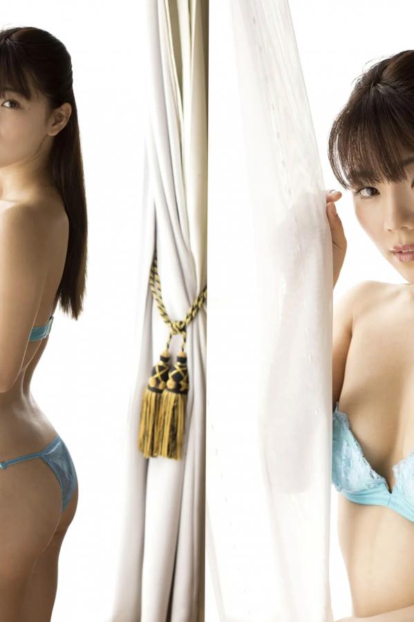 大川成美  大川成美性感私房写真：家居丝袜风情与浴室湿身诱惑美臀第11张图片