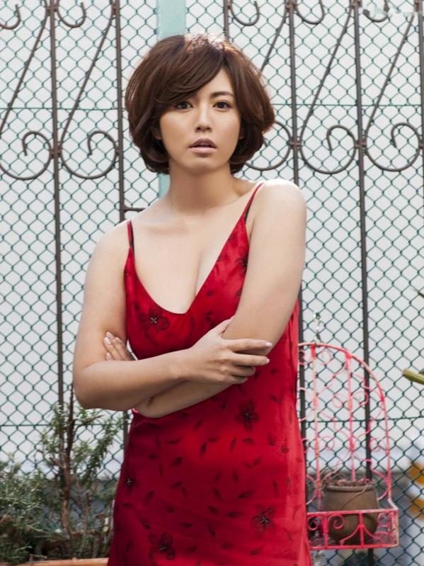 磯山さやか 矶山沙也加  矶山沙也加Sabra写真集《ISO-LADY》精选：清纯短发女神，居家内衣诱惑实拍图集第26张图片