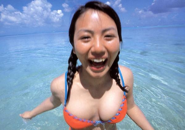 磯山さやか 矶山沙也加  PB写真集_磯山さやか(矶山沙也加) 《Pre Pri‐17》首本写真集，泳池湿身与户外清新装扮，经典童颜巨乳诱惑 [101P]第37张图片