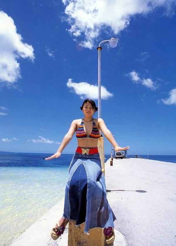 磯山さやか 矶山沙也加  PB写真集_磯山さやか(矶山沙也加) 《Pre Pri‐17》首本写真集，泳池湿身与户外清新装扮，经典童颜巨乳诱惑 [101P]第60张图片
