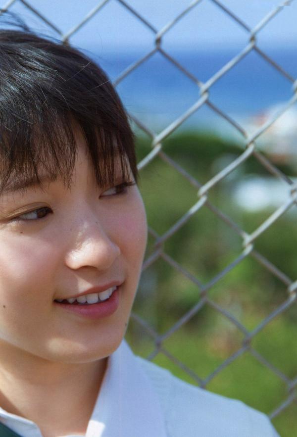 宮本佳林 宫本佳林  宮本佳林《Karin sixteen》写真集，清纯校服与清新居家风格，记录十六岁少女灵动之美第23张图片
