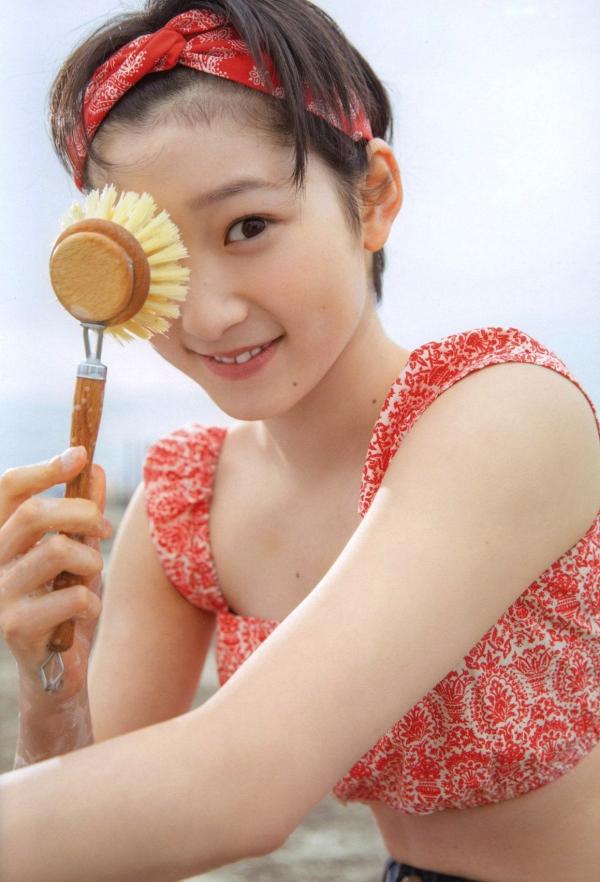 宮本佳林 宫本佳林  宮本佳林《Karin sixteen》写真集，清纯校服与清新居家风格，记录十六岁少女灵动之美第28张图片
