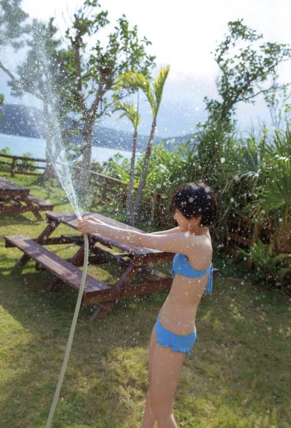 宮本佳林 宫本佳林  宮本佳林《Karin sixteen》写真集，清纯校服与清新居家风格，记录十六岁少女灵动之美第38张图片