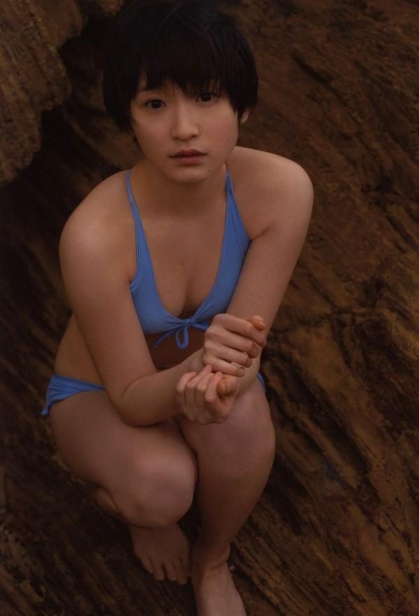 宮本佳林 宫本佳林  宮本佳林《Karin sixteen》写真集，清纯校服与清新居家风格，记录十六岁少女灵动之美第46张图片