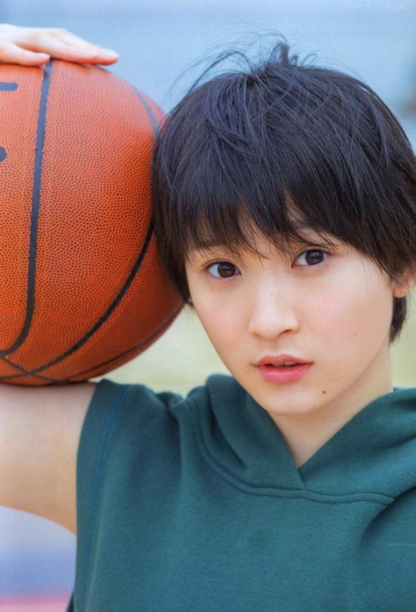 宮本佳林 宫本佳林  宮本佳林《Karin sixteen》写真集，清纯校服与清新居家风格，记录十六岁少女灵动之美第58张图片
