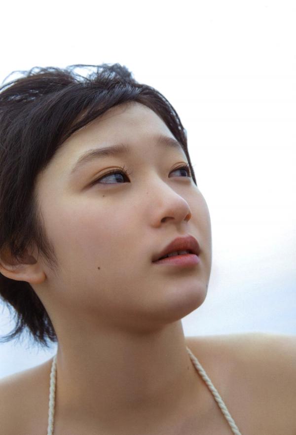 宮本佳林 宫本佳林  宮本佳林《Karin sixteen》写真集，清纯校服与清新居家风格，记录十六岁少女灵动之美第80张图片