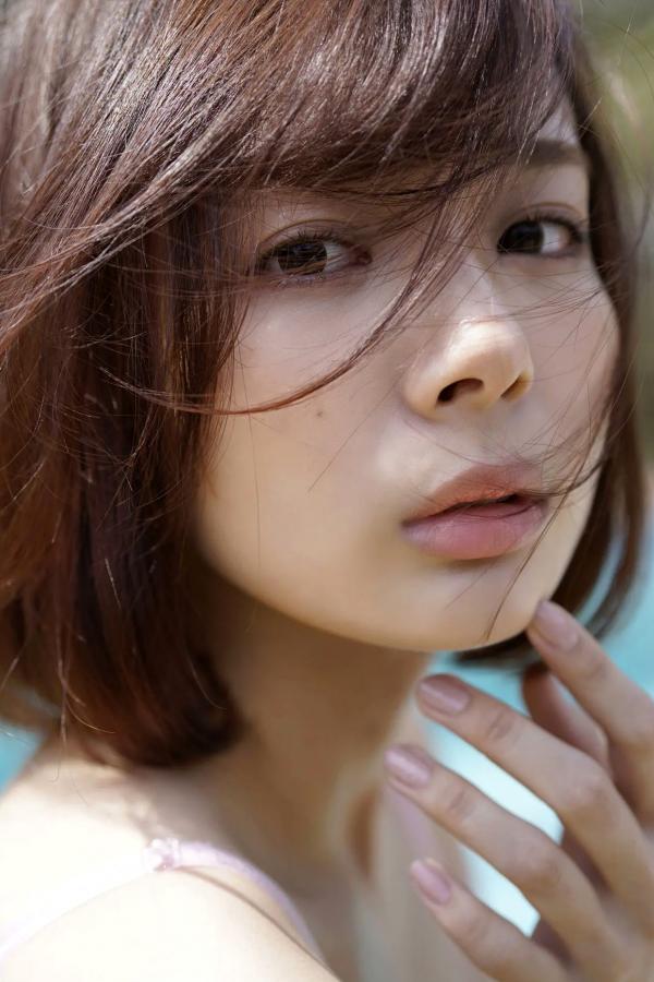 岡田紗佳 冈田纱佳 岡田紗佳 - ハイスペックガール 室内优雅私房写真 性感美腿大片第2张图片
