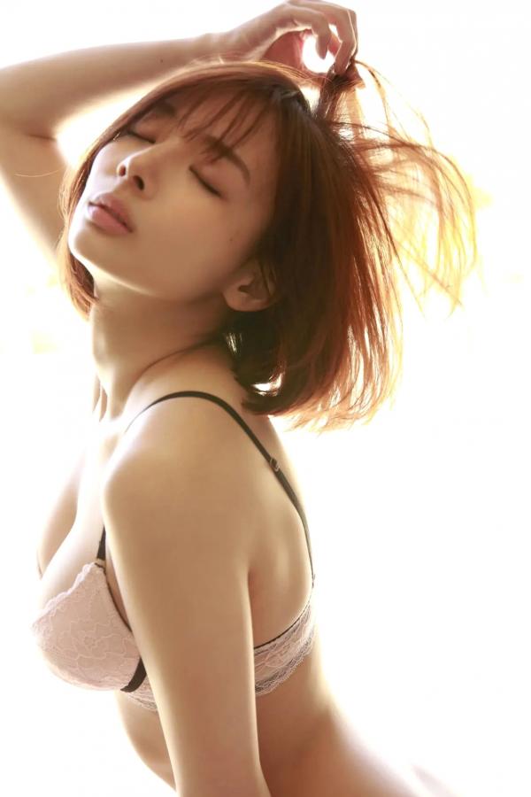 岡田紗佳 冈田纱佳 岡田紗佳 - ハイスペックガール 室内优雅私房写真 性感美腿大片第30张图片