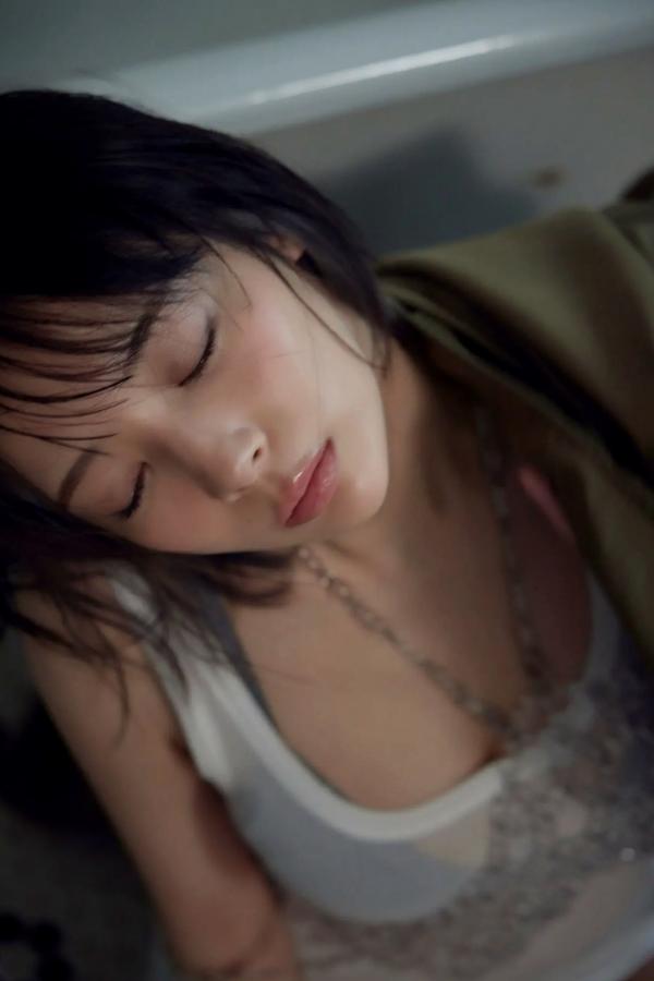 岡田紗佳 冈田纱佳 岡田紗佳 - 美脚輪舞曲 性感内衣私房照 复古写真女神美腿第5张图片