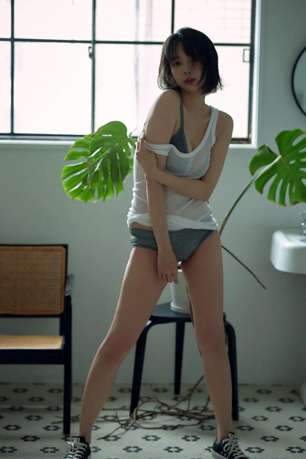 岡田紗佳 冈田纱佳 岡田紗佳 - 美脚輪舞曲 性感内衣私房照 复古写真女神美腿第6张图片
