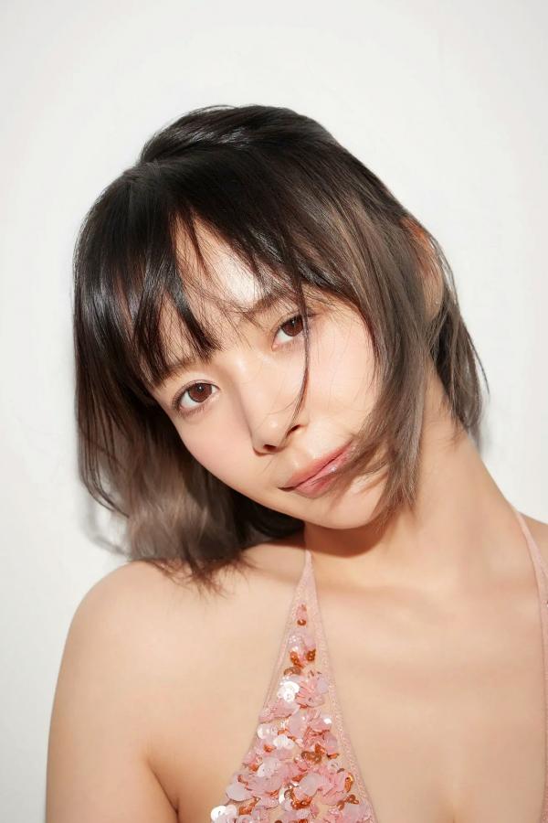 岡田紗佳 冈田纱佳 岡田紗佳 - 美脚輪舞曲 性感内衣私房照 复古写真女神美腿第23张图片