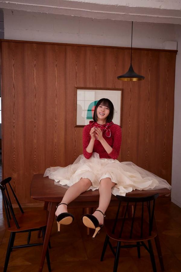 岡田紗佳 冈田纱佳 岡田紗佳 - 美脚輪舞曲 性感内衣私房照 复古写真女神美腿第25张图片