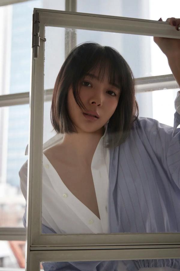 岡田紗佳 冈田纱佳 岡田紗佳 - 美脚輪舞曲 性感内衣私房照 复古写真女神美腿第40张图片