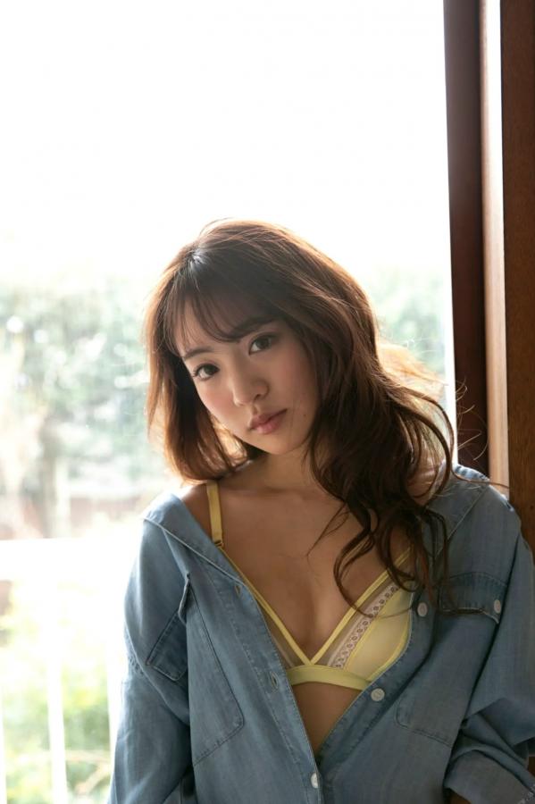 志田友美  志田友美 - アイドルの魂は美脚に宿る 日系清新家居私房性感美腿写真第4张图片