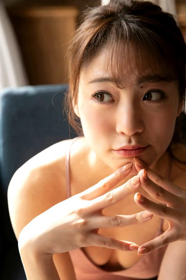 志田友美  志田友美 - アイドルの魂は美脚に宿る 日系清新家居私房性感美腿写真第20张图片