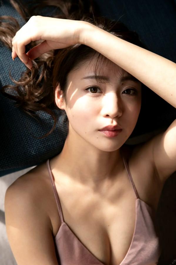志田友美  志田友美 - アイドルの魂は美脚に宿る 日系清新家居私房性感美腿写真第26张图片