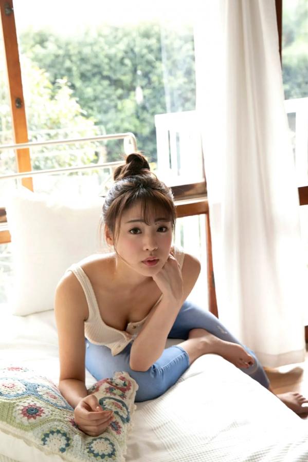 志田友美  志田友美 - アイドルの魂は美脚に宿る 日系清新家居私房性感美腿写真第29张图片