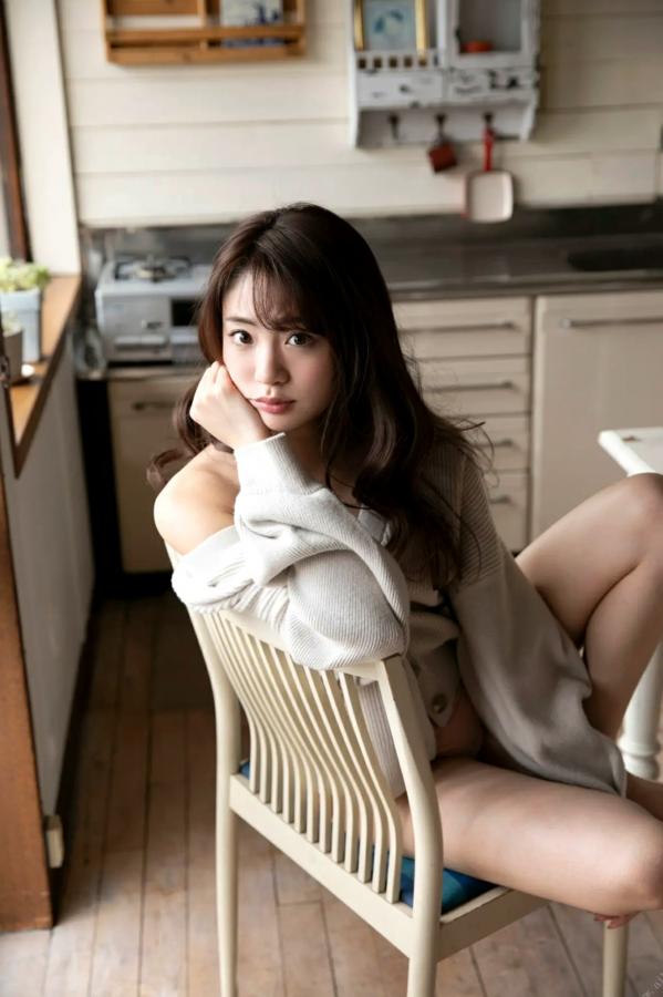 志田友美  志田友美 - アイドルの魂は美脚に宿る 日系清新家居私房性感美腿写真第46张图片