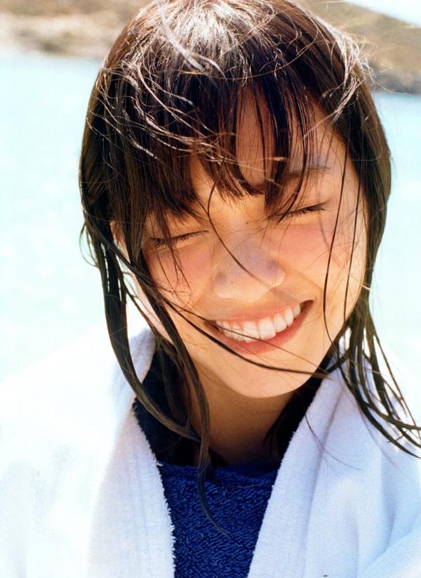 西野七瀬 西野七濑  西野七濑《风を着替えて》高清清纯写真，海边比基尼与居家生活私房美图大赏第22张图片