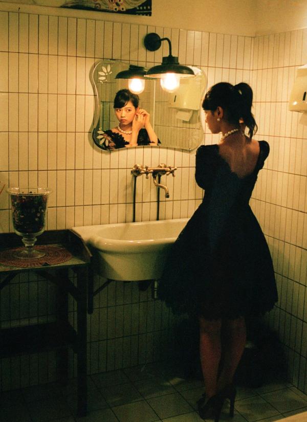 西野七瀬 西野七濑  西野七濑《风を着替えて》高清清纯写真，海边比基尼与居家生活私房美图大赏第89张图片