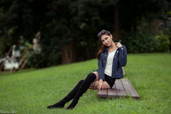 蔡譯心 蔡译心  台湾正妹蔡译心《宝藏岩》时尚街拍写真，百变风格演绎户外休闲穿搭，尽显高挑女神范第8张图片