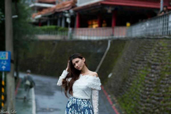 蔡譯心 蔡译心  台湾正妹蔡译心《宝藏岩》时尚街拍写真，百变风格演绎户外休闲穿搭，尽显高挑女神范第80张图片