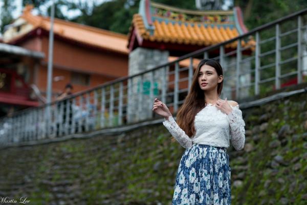 蔡譯心 蔡译心  台湾正妹蔡译心《宝藏岩》时尚街拍写真，百变风格演绎户外休闲穿搭，尽显高挑女神范第81张图片