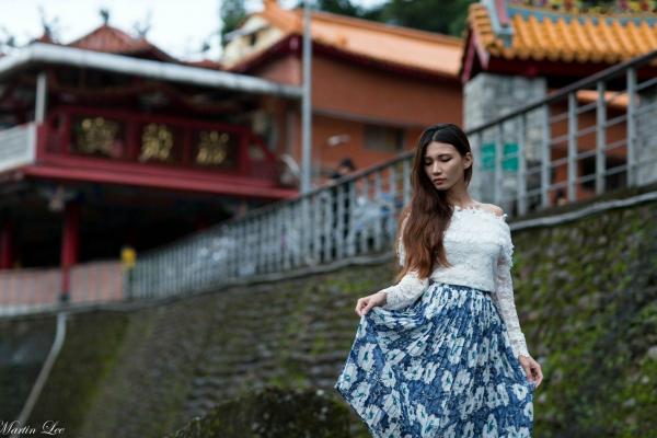 蔡譯心 蔡译心  台湾正妹蔡译心《宝藏岩》时尚街拍写真，百变风格演绎户外休闲穿搭，尽显高挑女神范第83张图片