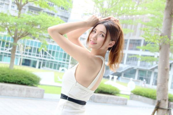 蔡譯心 蔡译心  台湾正妹蔡譯心写真：OL职业装与时尚美腿街拍，职场女神清纯与冷艳风格大赏第31张图片