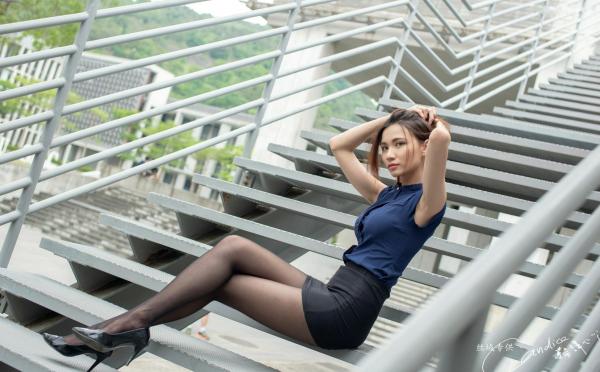 蔡譯心 蔡译心  台湾正妹蔡譯心写真：OL职业装与时尚美腿街拍，职场女神清纯与冷艳风格大赏第57张图片