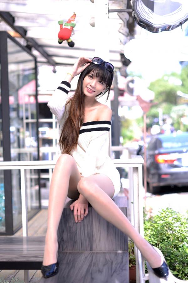 蔡譯心 蔡译心  台湾正妹蔡译心户外写真合集，都市街拍、职场OL与清新赏花多变风格，尽显绝佳身材与优雅气质第52张图片