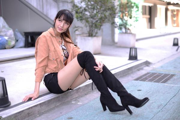 蔡譯心 蔡译心  台湾正妹蔡译心户外写真合集，都市街拍、职场OL与清新赏花多变风格，尽显绝佳身材与优雅气质第53张图片