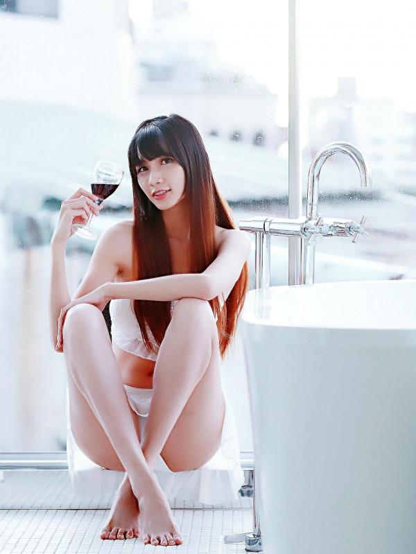 蔡譯心 蔡译心  台湾女神蔡译心：棚拍五套诱惑写真合集，清纯校服与私房穿搭，展现极致气质与魅力[68P]第34张图片