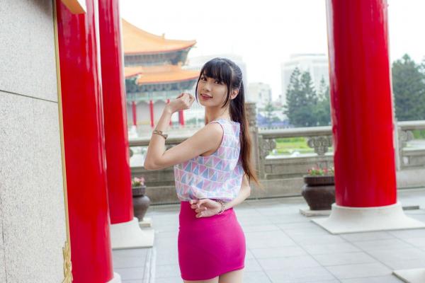 蔡譯心 蔡译心  台湾正妹蔡译心：中正纪念堂与富锦街时尚街拍，优雅女神的修长美腿时装秀第7张图片
