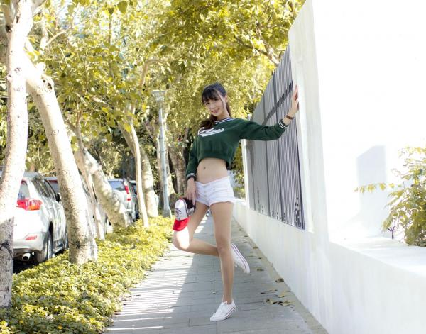 蔡譯心 蔡译心  台湾正妹蔡译心：中正纪念堂与富锦街时尚街拍，优雅女神的修长美腿时装秀第25张图片