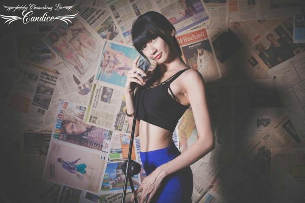 蔡譯心 蔡译心  台湾正妹蔡译心高冷御姐范棚拍写真，黑丝美腿搭配包臀裙诱惑无限，修长骨感身材尽显名模气质第90张图片