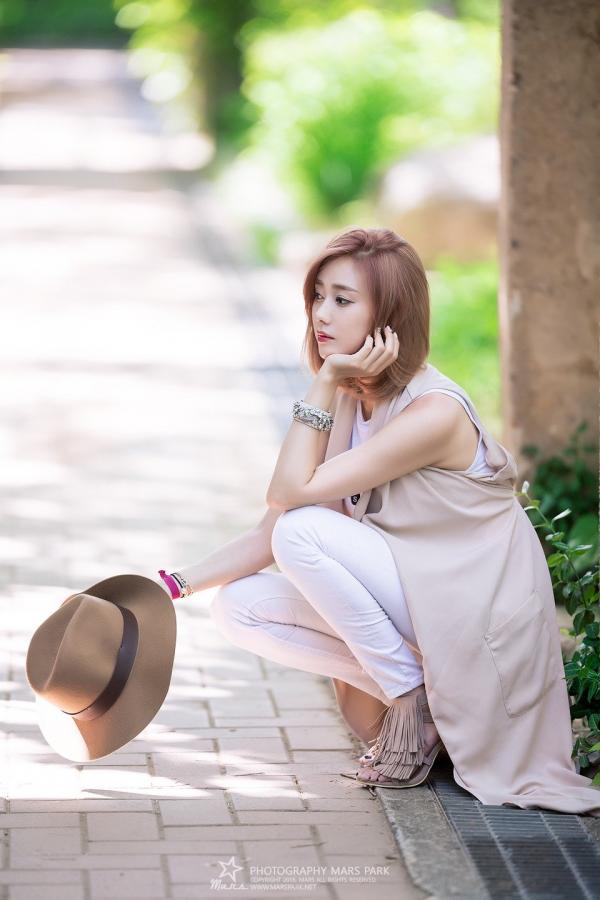 김하율 尹惠熙 金河律- 韩国美女唯美街拍写真第23张图片