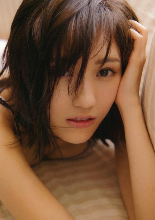 渡辺麻友 渡边麻友  渡辺麻友写真集《知らないうちに》：泳装夏日清凉、超市生活感与居家私房美图，日系少女纯美写真合集[113P]第14张图片
