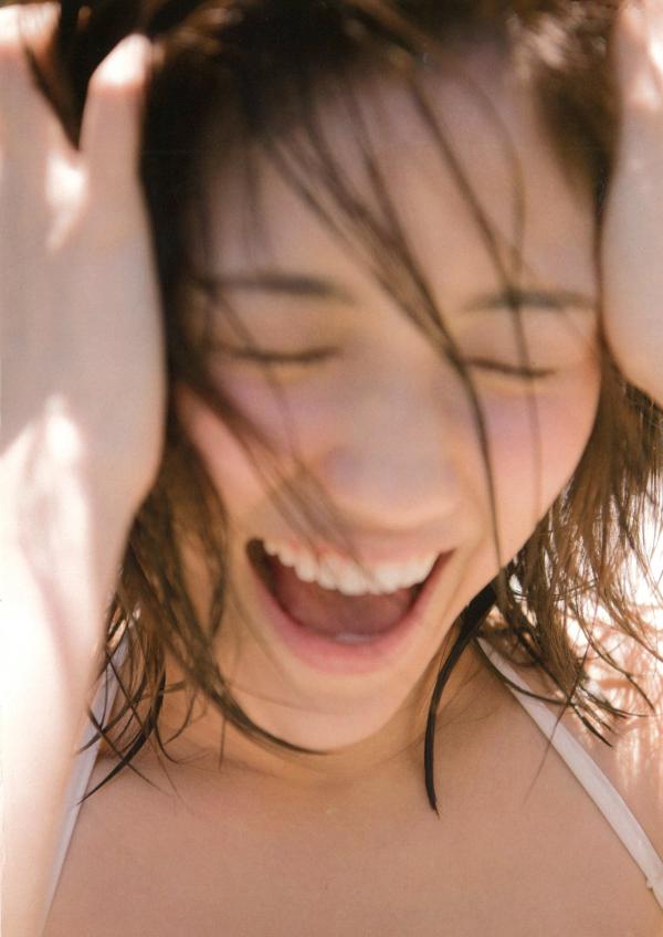 渡辺麻友 渡边麻友  渡辺麻友写真集《知らないうちに》：泳装夏日清凉、超市生活感与居家私房美图，日系少女纯美写真合集[113P]第27张图片
