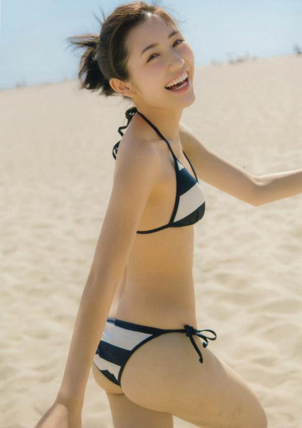 渡辺麻友 渡边麻友  渡辺麻友写真集《知らないうちに》：泳装夏日清凉、超市生活感与居家私房美图，日系少女纯美写真合集[113P]第28张图片