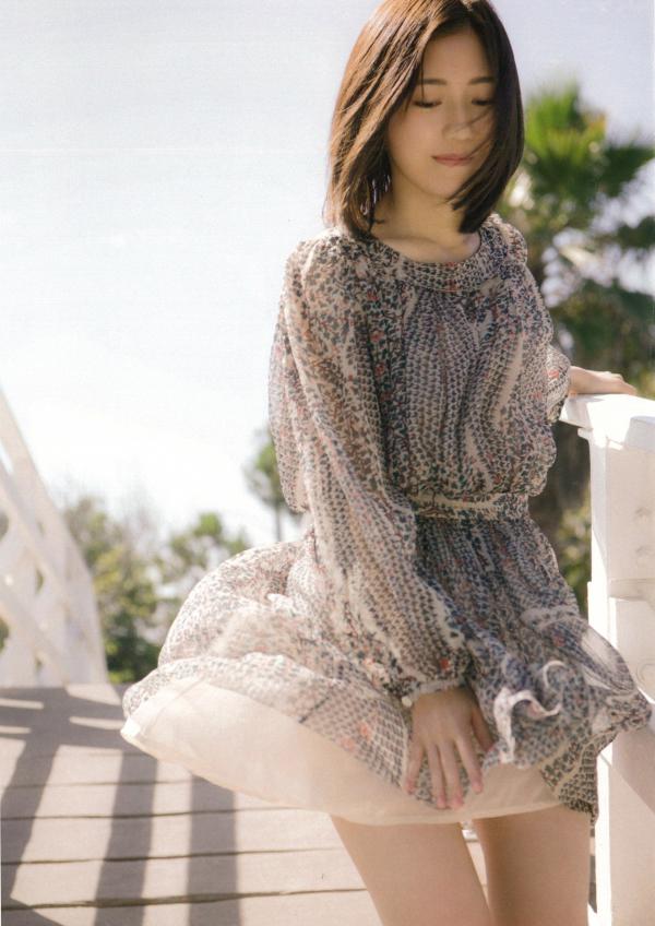 渡辺麻友 渡边麻友  渡辺麻友写真集《知らないうちに》：泳装夏日清凉、超市生活感与居家私房美图，日系少女纯美写真合集[113P]第36张图片