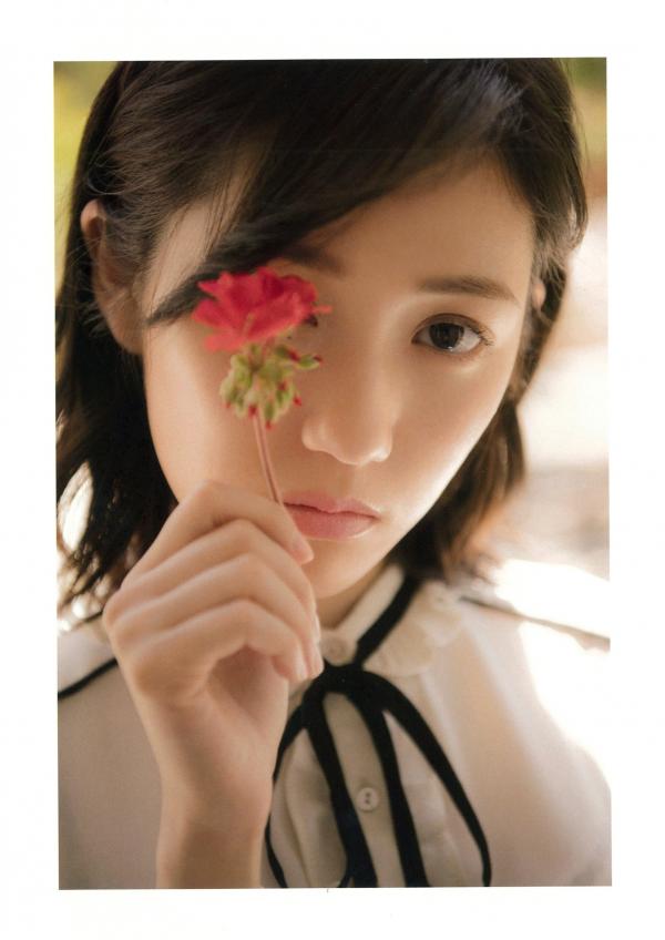 渡辺麻友 渡边麻友  渡辺麻友写真集《知らないうちに》：泳装夏日清凉、超市生活感与居家私房美图，日系少女纯美写真合集[113P]第40张图片