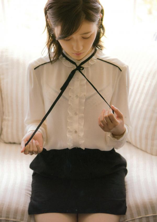渡辺麻友 渡边麻友  渡辺麻友写真集《知らないうちに》：泳装夏日清凉、超市生活感与居家私房美图，日系少女纯美写真合集[113P]第41张图片