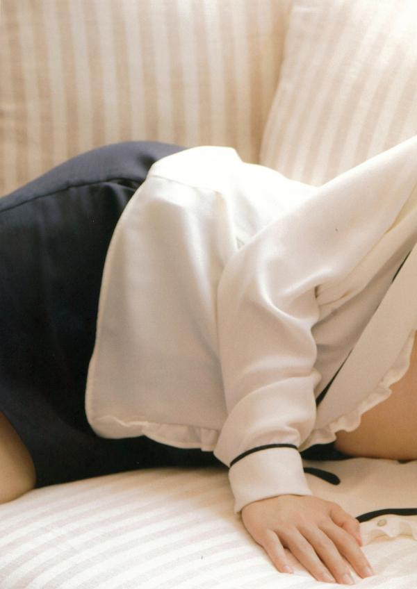 渡辺麻友 渡边麻友  渡辺麻友写真集《知らないうちに》：泳装夏日清凉、超市生活感与居家私房美图，日系少女纯美写真合集[113P]第43张图片