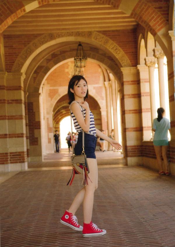 渡辺麻友 渡边麻友  渡辺麻友写真集《知らないうちに》：泳装夏日清凉、超市生活感与居家私房美图，日系少女纯美写真合集[113P]第58张图片