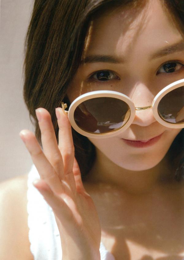 渡辺麻友 渡边麻友  渡辺麻友写真集《知らないうちに》：泳装夏日清凉、超市生活感与居家私房美图，日系少女纯美写真合集[113P]第71张图片